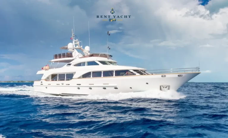 rent yacht benetti 110 FT