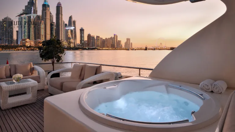 يخت هايجان الفاخر بطول 90 قدمًا | استئجار يخت في دبي عرض 6